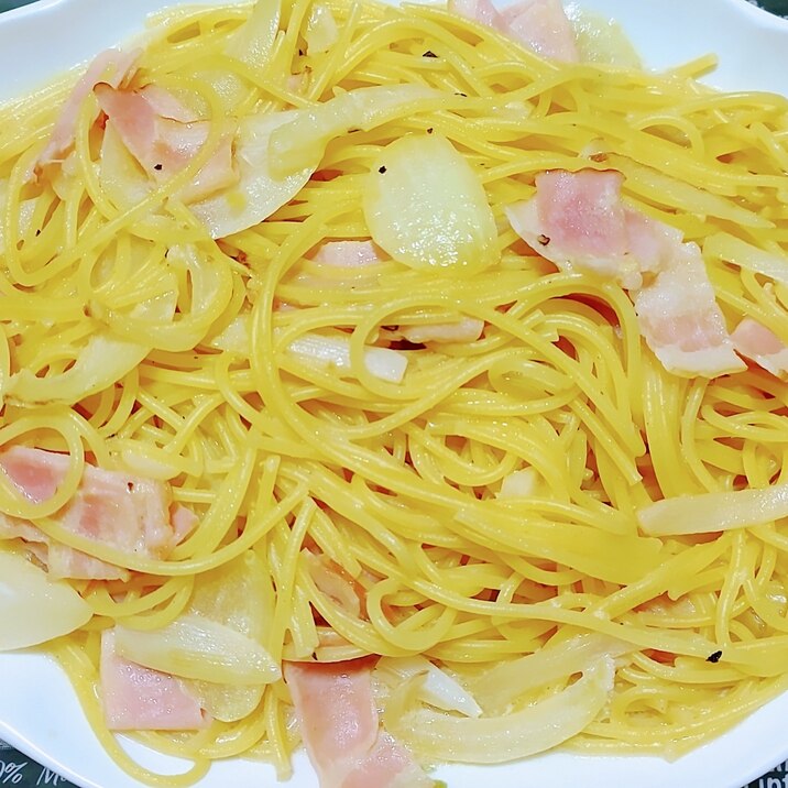 ベーコンと玉葱の豆乳クリームパスタ